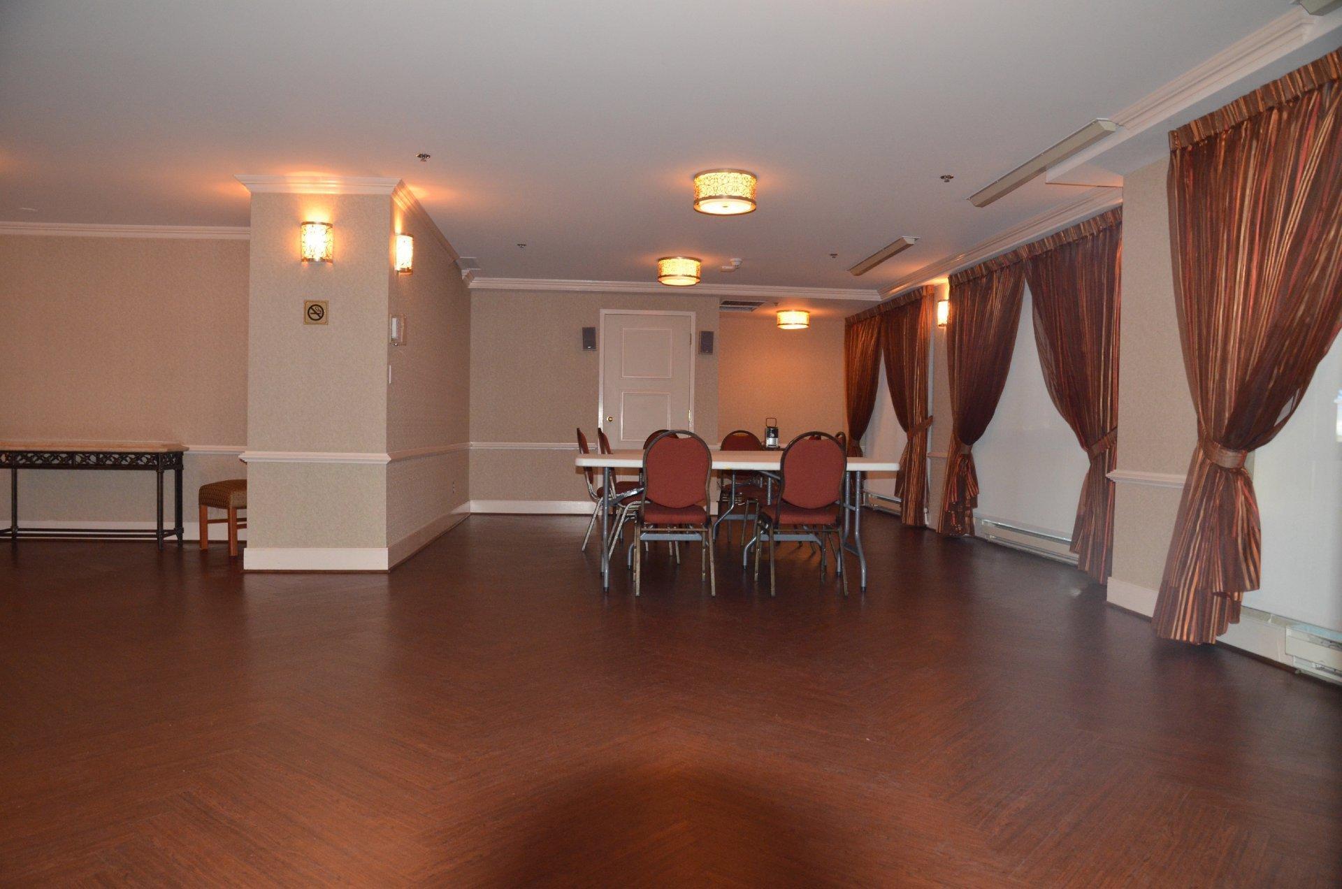 









1700


Boul. René-Lévesque O.

, 607,
Montréal (Ville-Marie),




QC
H3H2V1

