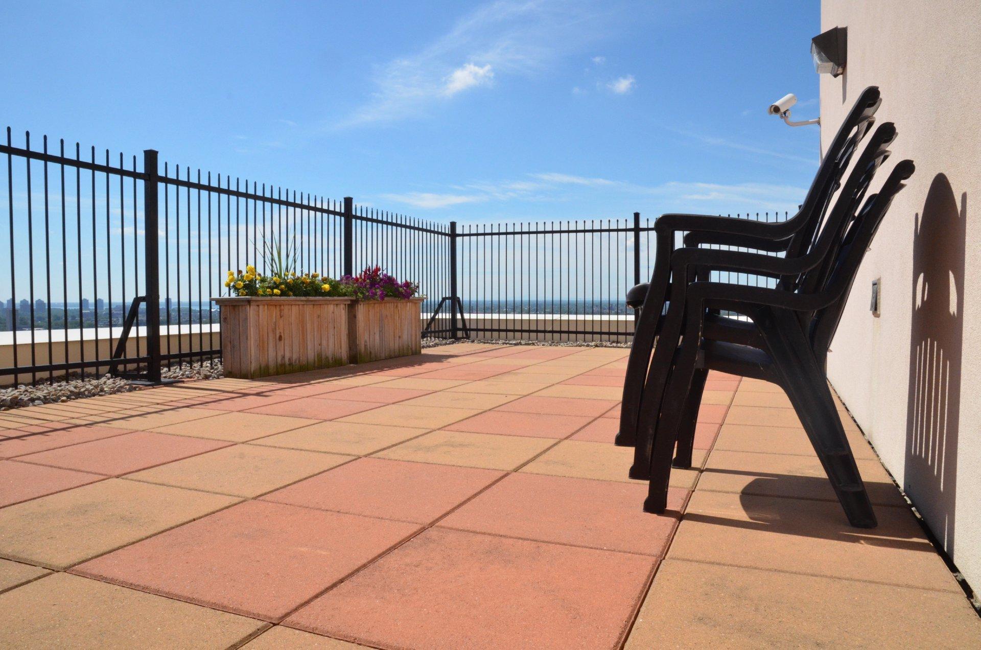 









1700


Boul. René-Lévesque O.

, 607,
Montréal (Ville-Marie),




QC
H3H2V1

