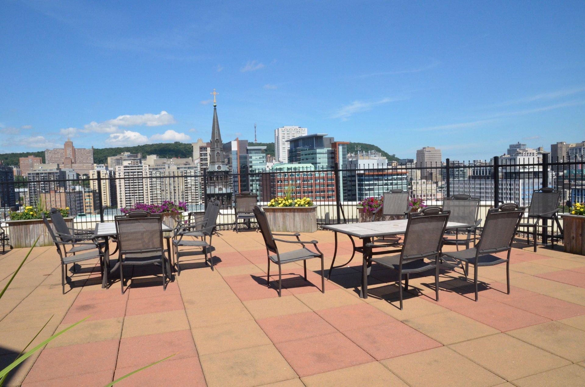 









1700


Boul. René-Lévesque O.

, 607,
Montréal (Ville-Marie),




QC
H3H2V1

