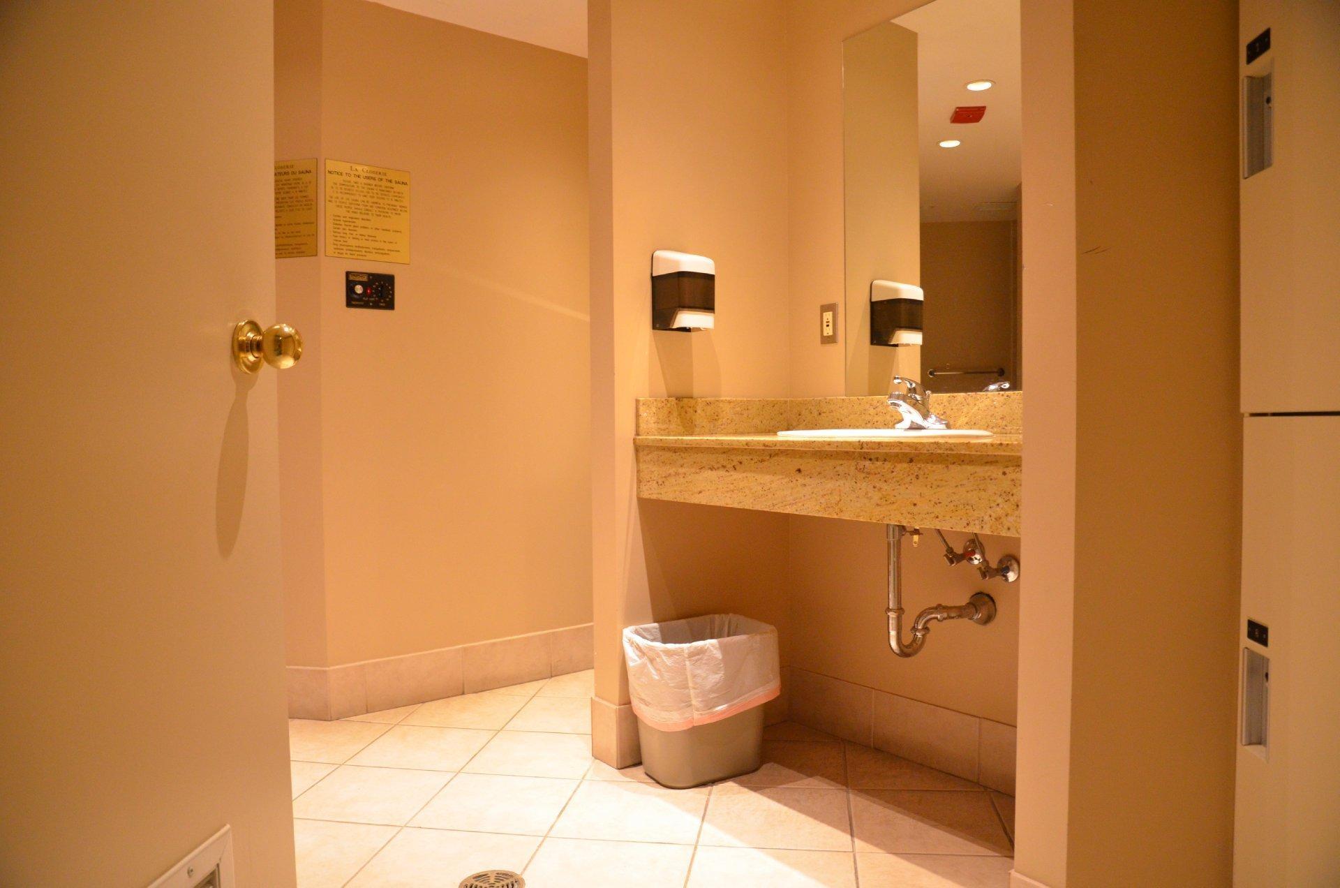 









1700


Boul. René-Lévesque O.

, 607,
Montréal (Ville-Marie),




QC
H3H2V1

