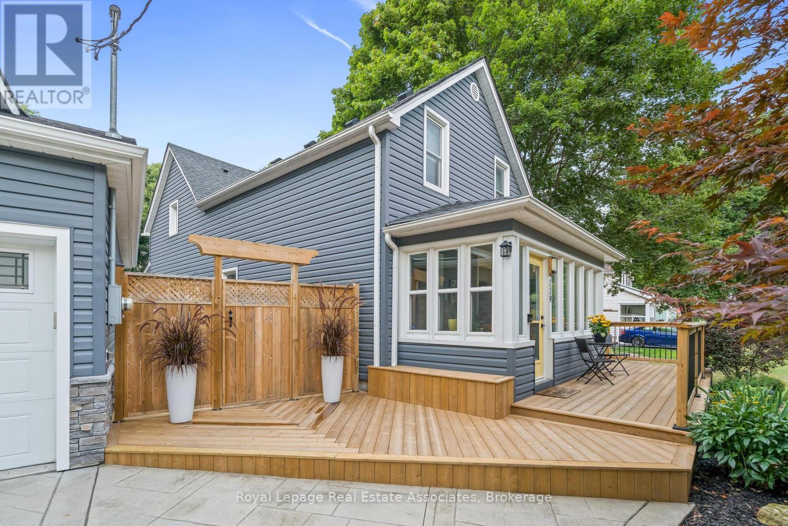 












119 CRESCENT STREET

,
Halton Hills,




Ontario
L7J2E1

