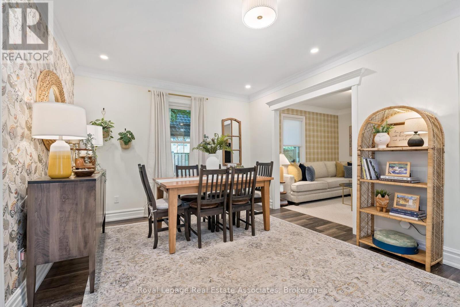 












119 CRESCENT STREET

,
Halton Hills,




Ontario
L7J2E1

