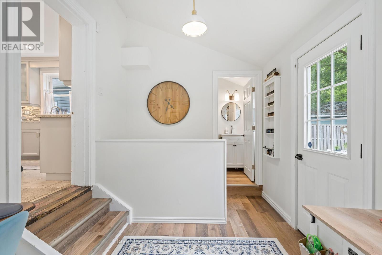 












119 CRESCENT STREET

,
Halton Hills,




Ontario
L7J2E1

