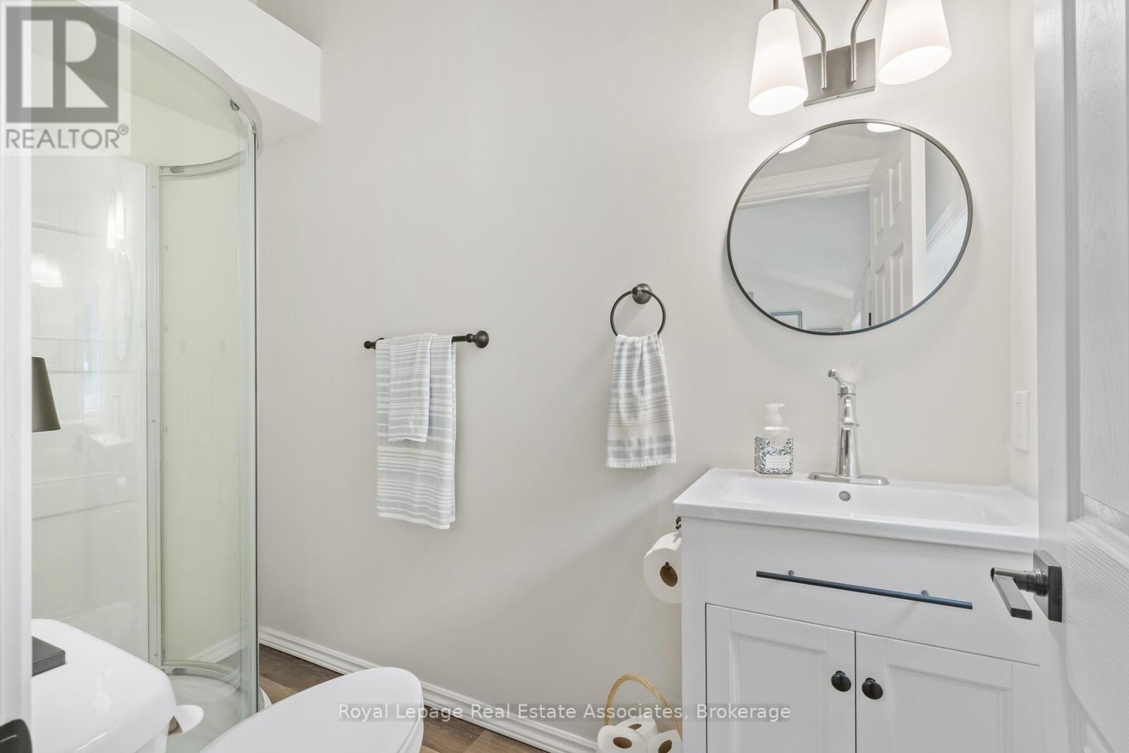 












119 CRESCENT STREET

,
Halton Hills,




Ontario
L7J2E1

