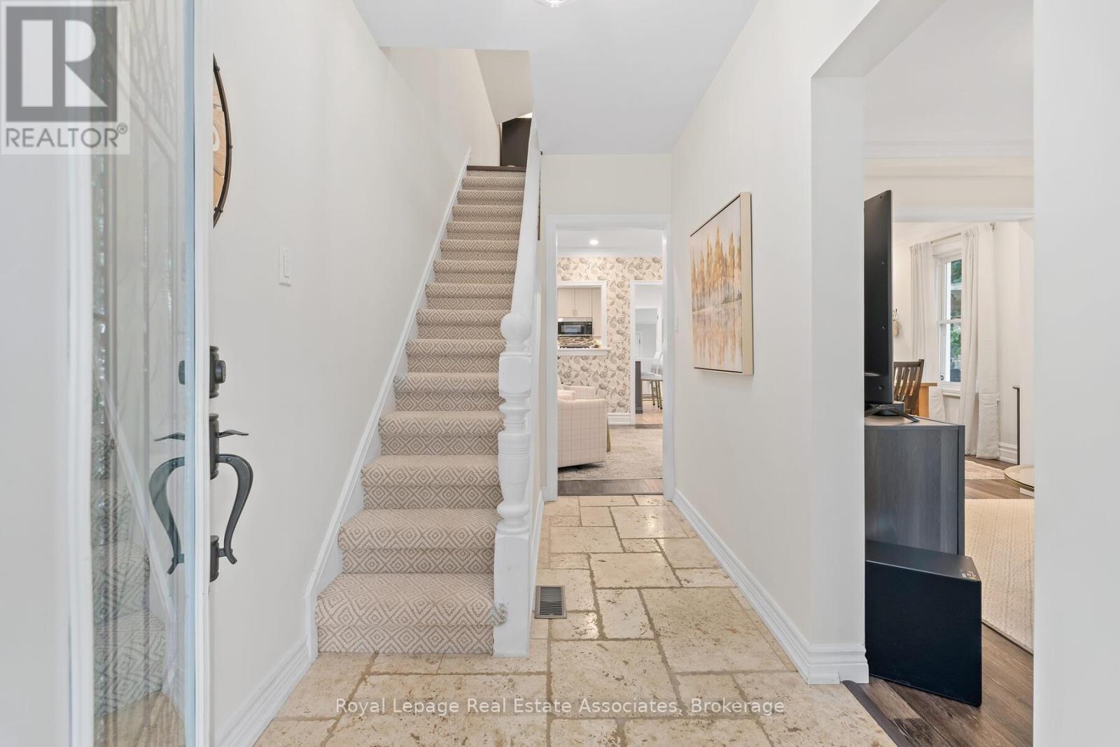 












119 CRESCENT STREET

,
Halton Hills,




Ontario
L7J2E1

