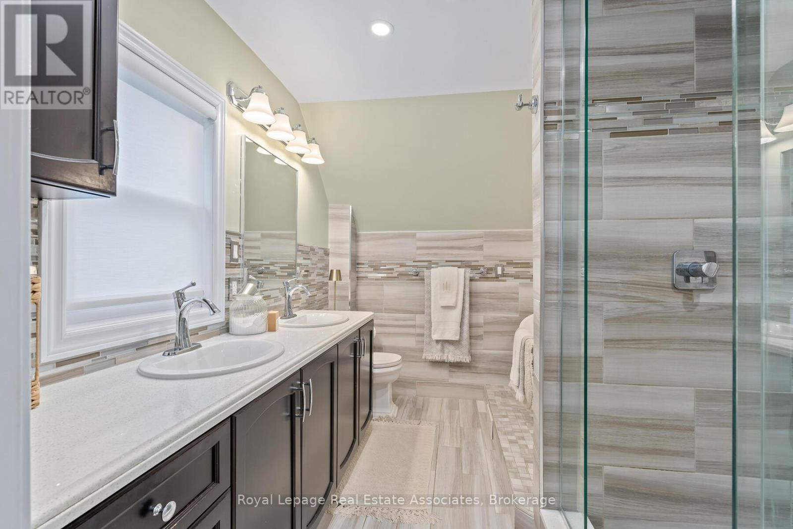 












119 CRESCENT STREET

,
Halton Hills,




Ontario
L7J2E1

