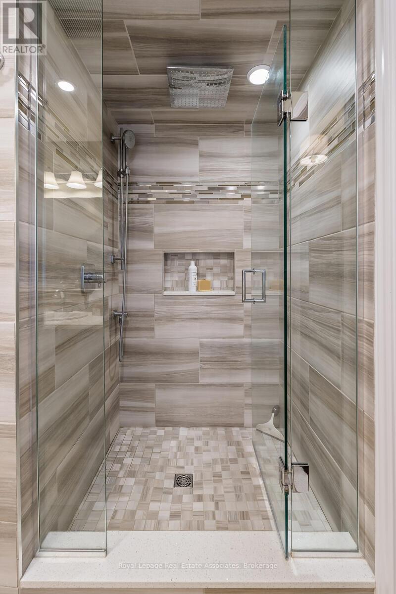 












119 CRESCENT STREET

,
Halton Hills,




Ontario
L7J2E1

