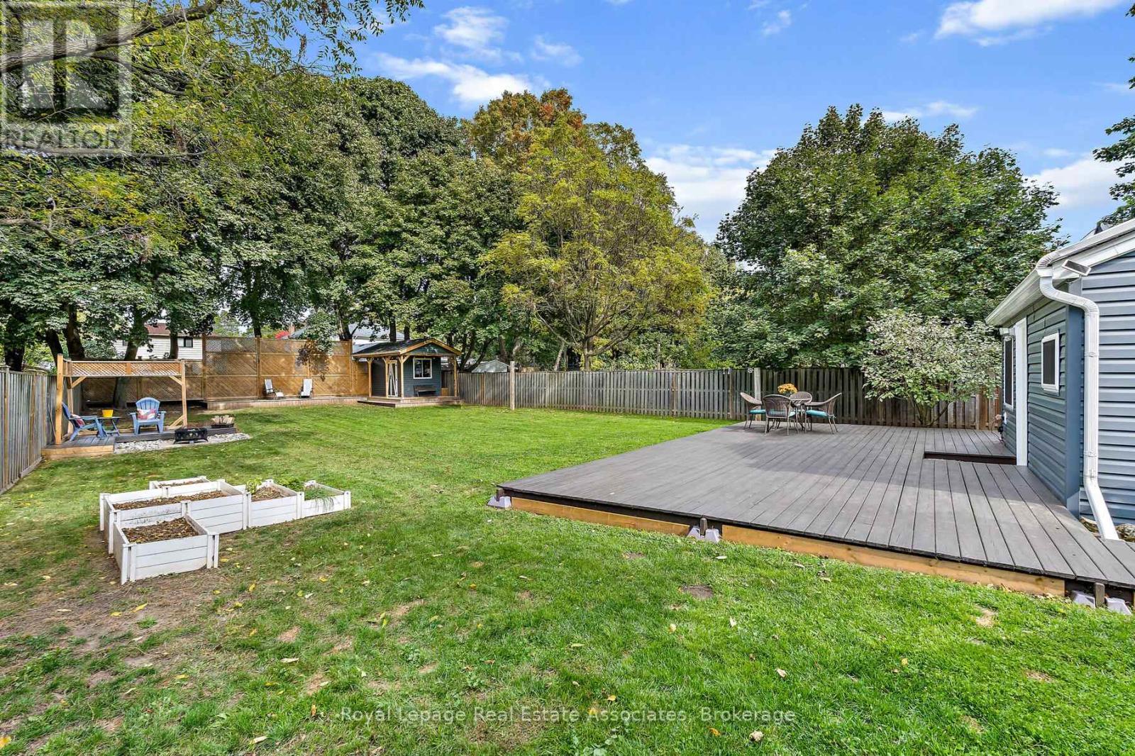 












119 CRESCENT STREET

,
Halton Hills,




Ontario
L7J2E1

