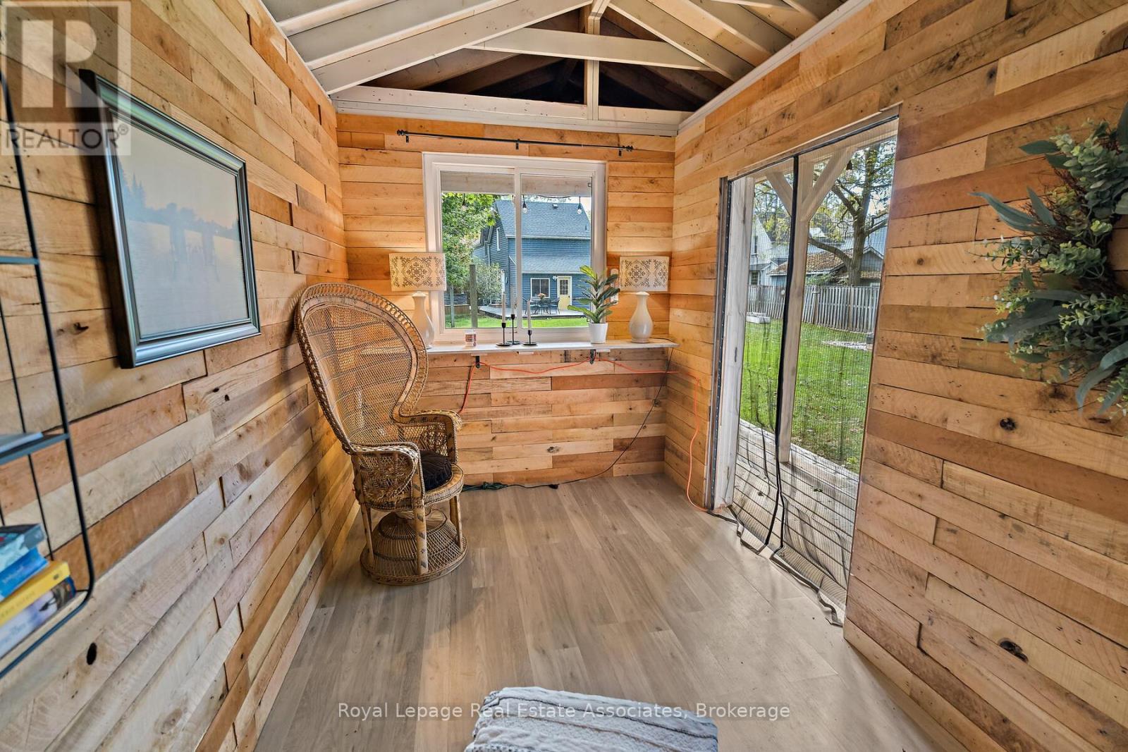 












119 CRESCENT STREET

,
Halton Hills,




Ontario
L7J2E1

