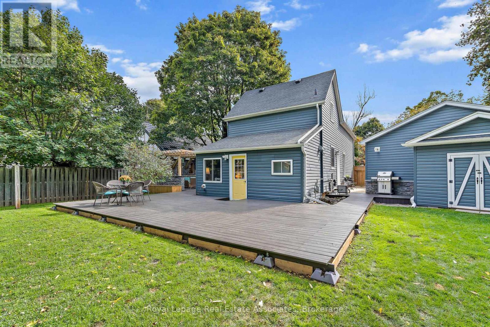 












119 CRESCENT STREET

,
Halton Hills,




Ontario
L7J2E1

