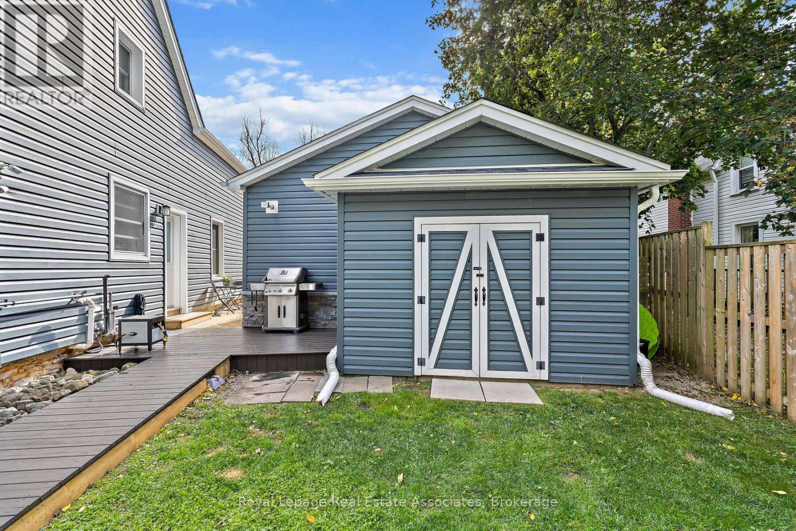 












119 CRESCENT STREET

,
Halton Hills,




Ontario
L7J2E1

