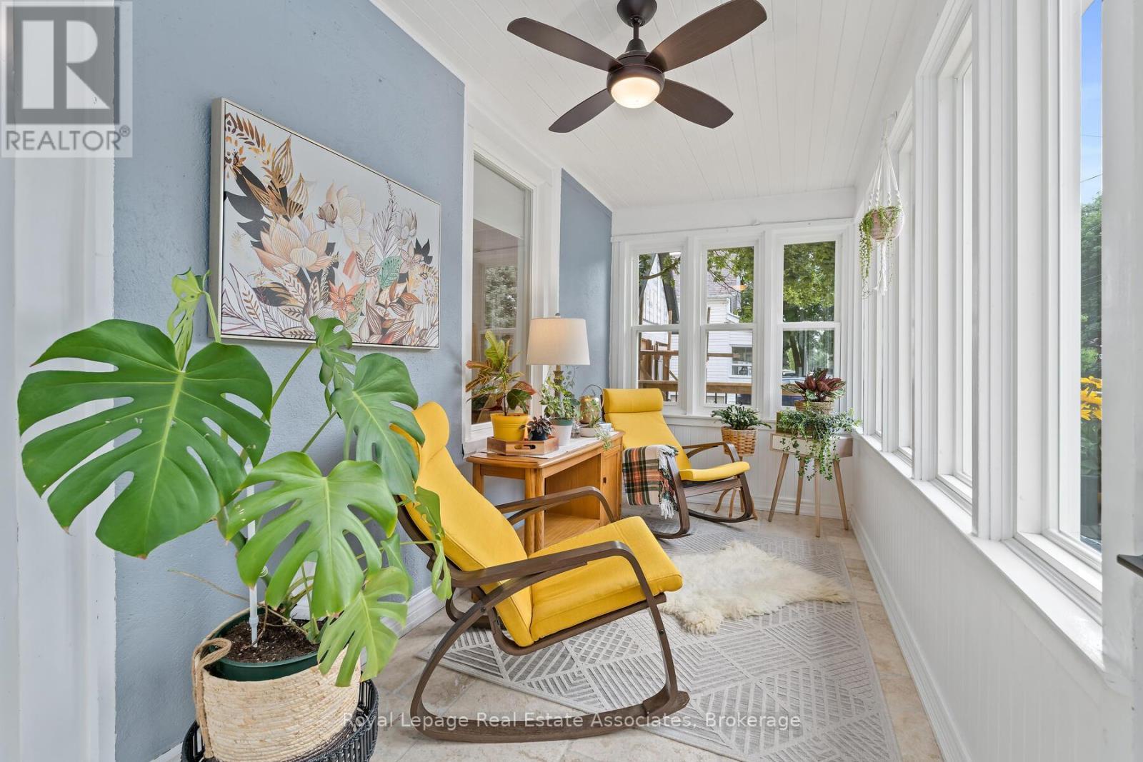 












119 CRESCENT STREET

,
Halton Hills,




Ontario
L7J2E1

