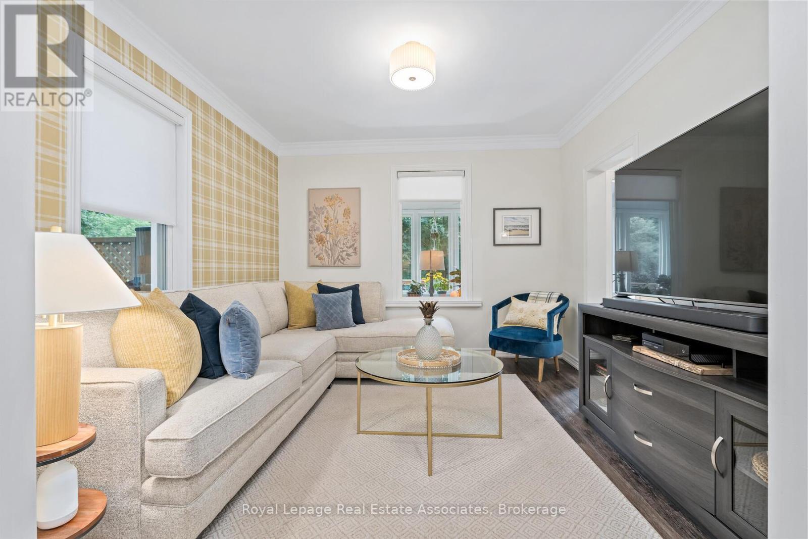 












119 CRESCENT STREET

,
Halton Hills,




Ontario
L7J2E1

