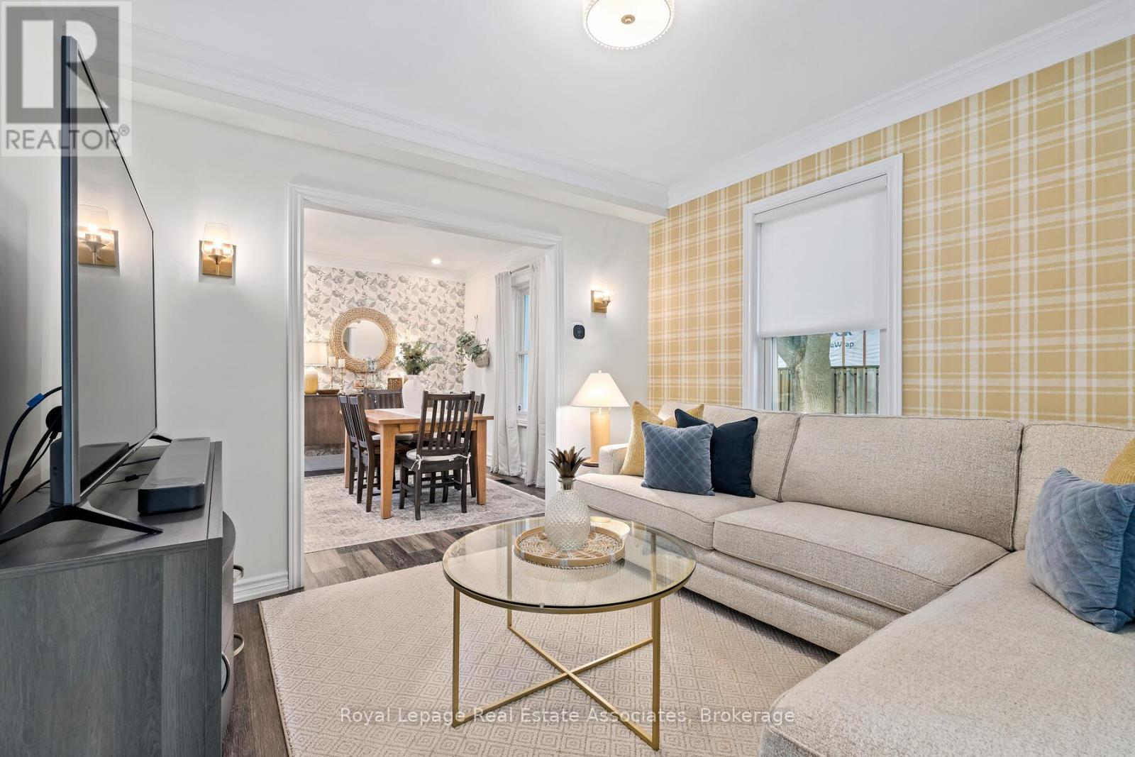 












119 CRESCENT STREET

,
Halton Hills,




Ontario
L7J2E1

