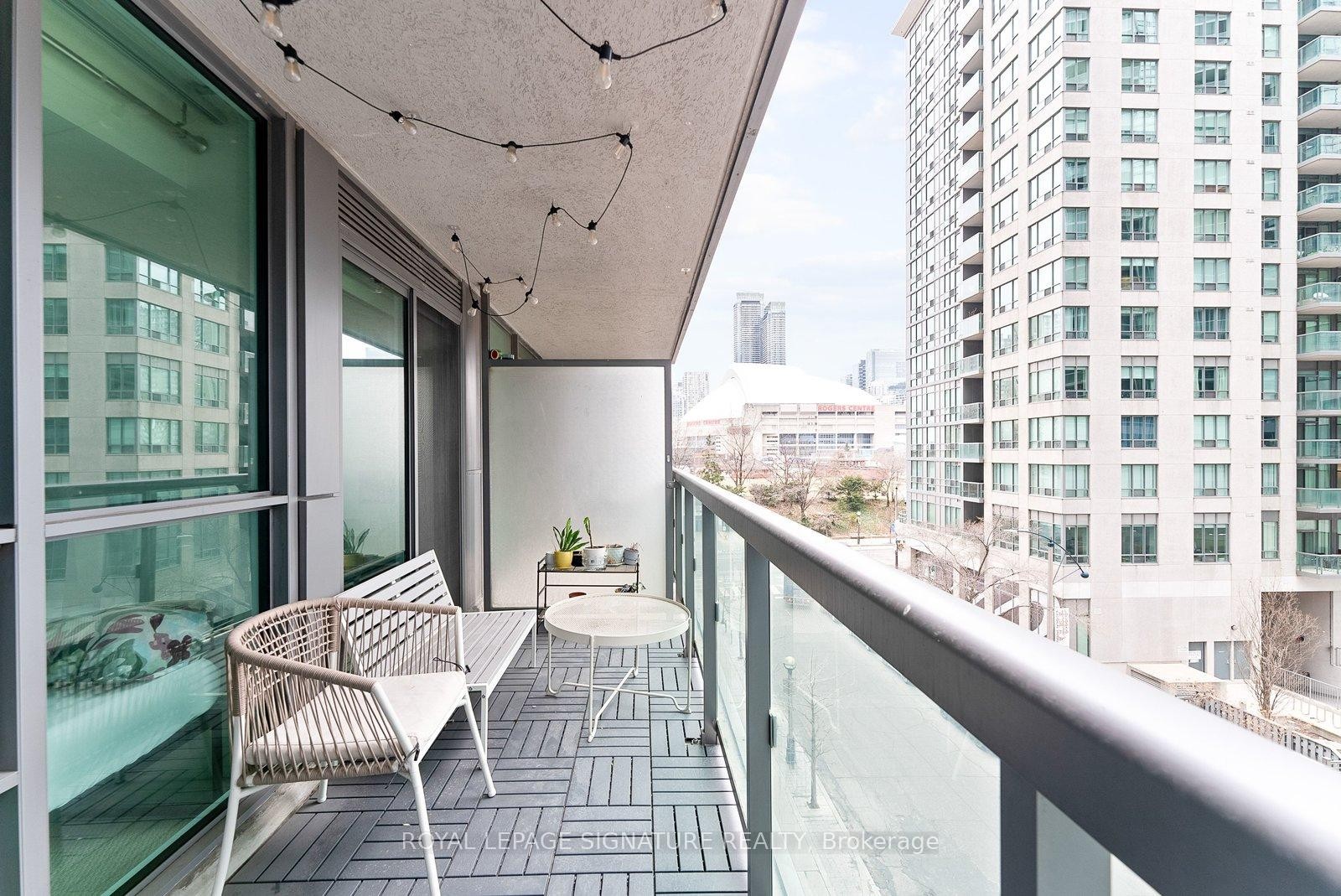 









19


Grand Trunk

Crescent, 502,
Toronto,




ON
M5J 3A3

