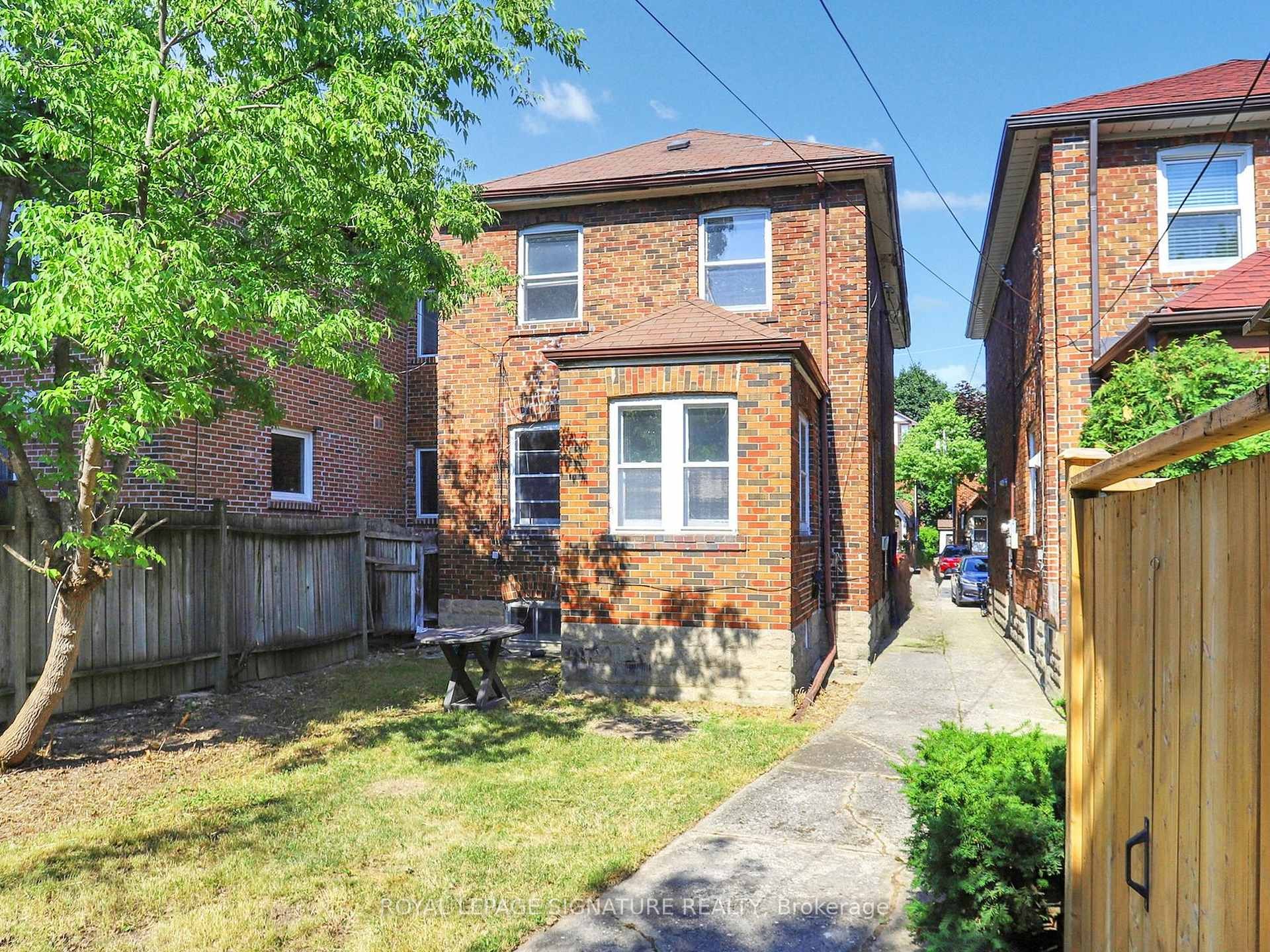 









68


Castlewood

Road,
Toronto,




ON
M5N 2L2

