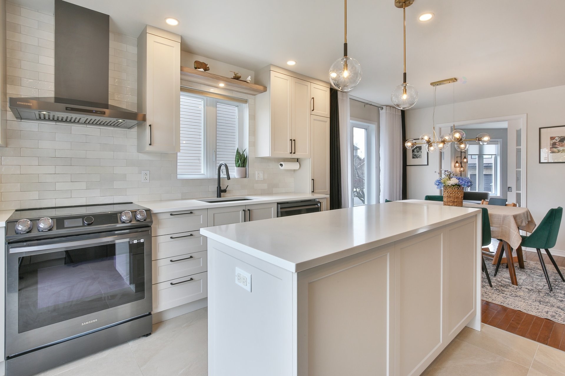 









223


Rue Massenet

,
Saint-Jean-sur-Richelieu,




QC
J3B0C3

