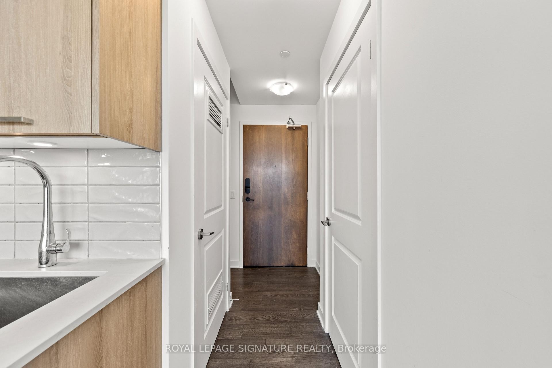 









120


Eagle Rock Way

N/A, 207,
Vaughan,




ON
L6A 5C2

