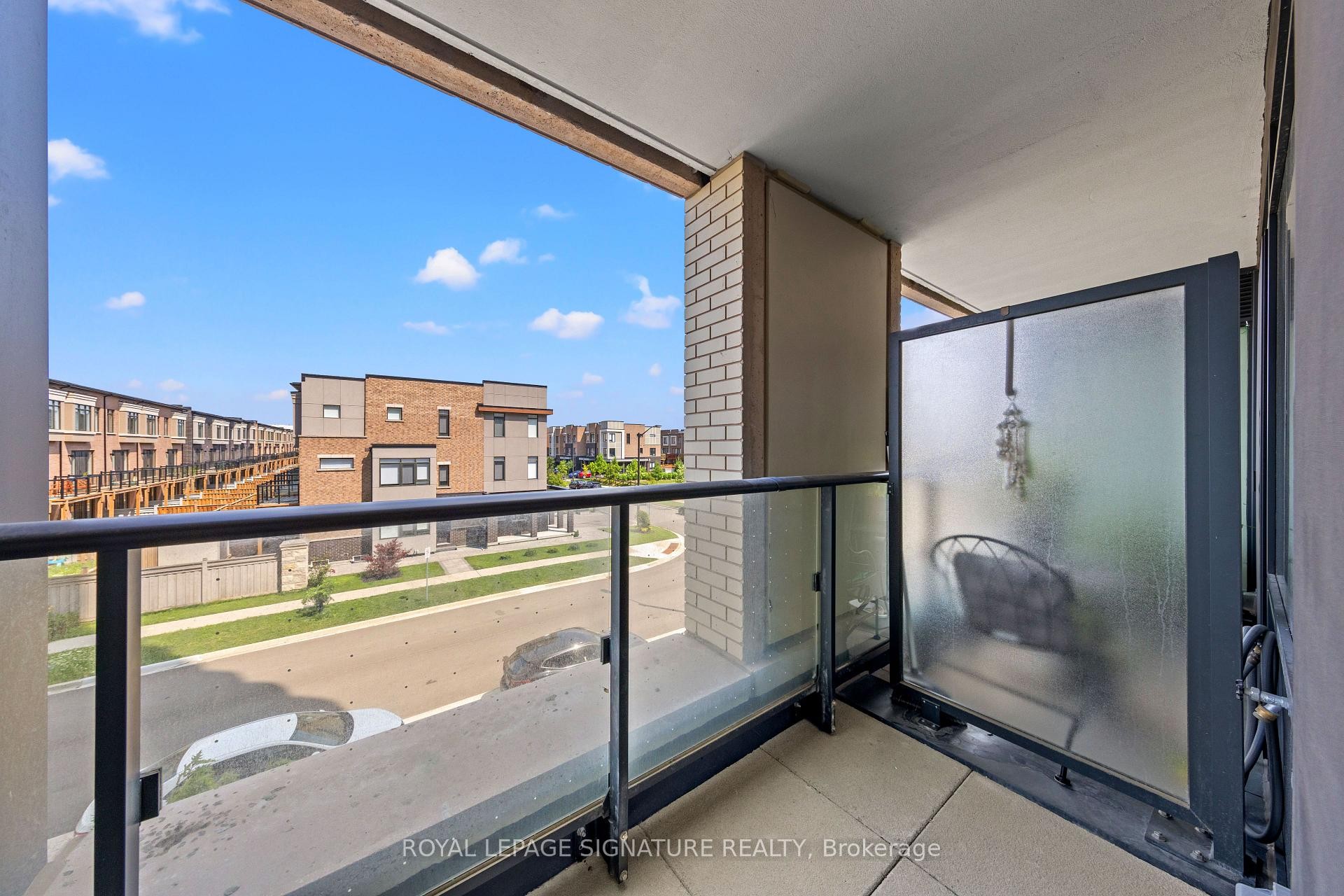 









120


Eagle Rock Way

N/A, 207,
Vaughan,




ON
L6A 5C2

