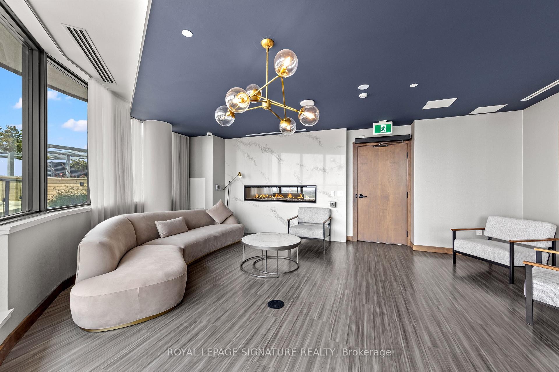 









120


Eagle Rock Way

N/A, 207,
Vaughan,




ON
L6A 5C2

