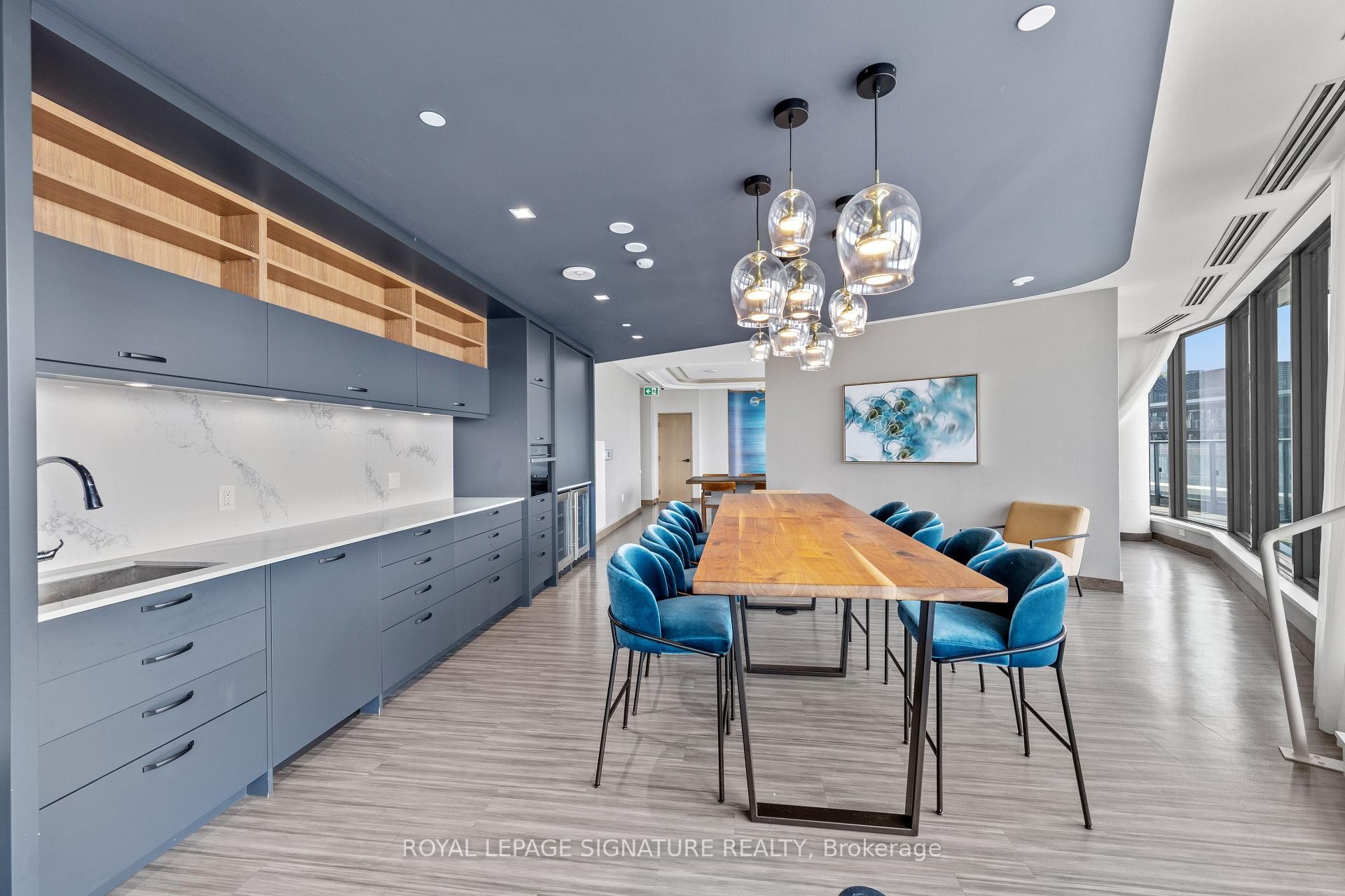 









120


Eagle Rock Way

N/A, 207,
Vaughan,




ON
L6A 5C2

