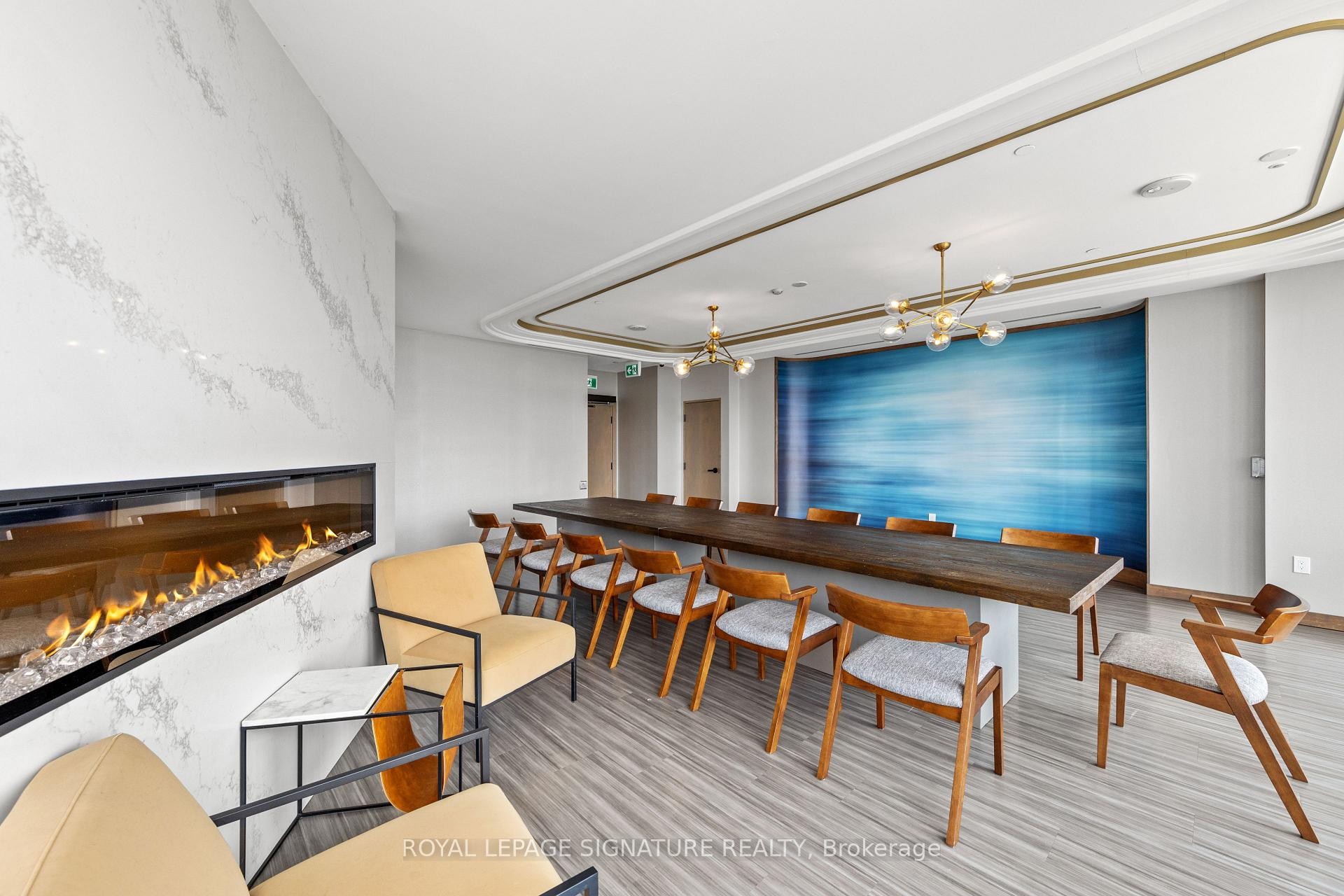 









120


Eagle Rock Way

N/A, 207,
Vaughan,




ON
L6A 5C2

