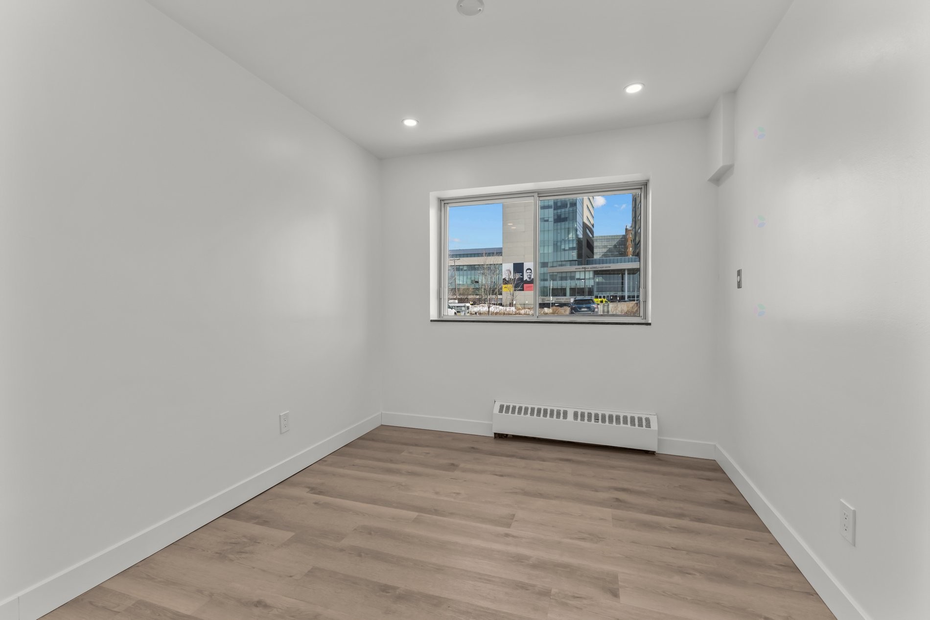 









4200


Av. Bourret

, 111,
Montréal (Côte-des-Neiges/Notre-Dame-de-Grâce),




QC
H3S1X2

