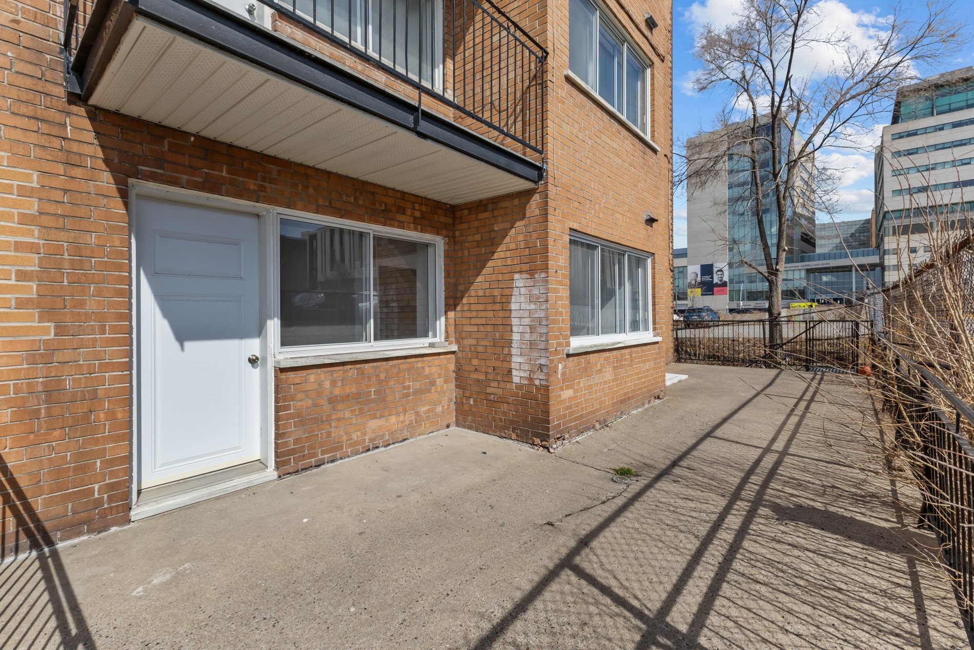 









4200


Av. Bourret

, 111,
Montréal (Côte-des-Neiges/Notre-Dame-de-Grâce),




QC
H3S1X2

