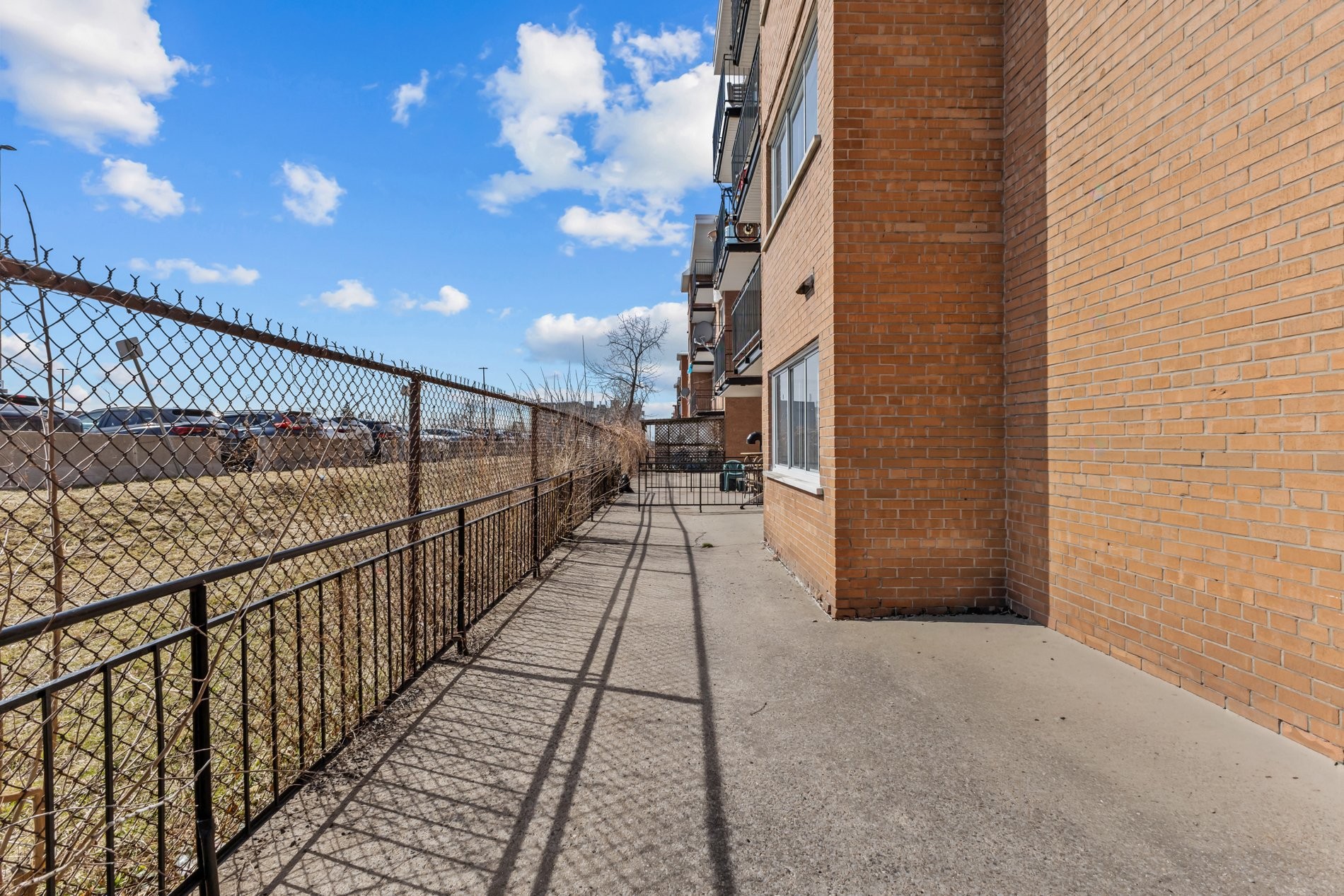 









4200


Av. Bourret

, 111,
Montréal (Côte-des-Neiges/Notre-Dame-de-Grâce),




QC
H3S1X2

