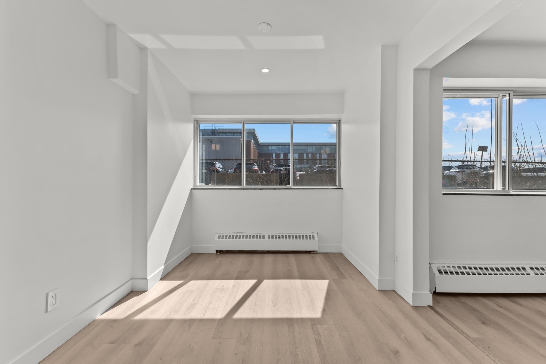 









4200


Av. Bourret

, 111,
Montréal (Côte-des-Neiges/Notre-Dame-de-Grâce),




QC
H3S1X2

