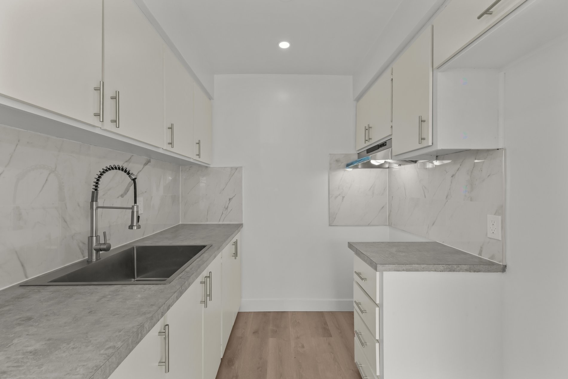 









4200


Av. Bourret

, 111,
Montréal (Côte-des-Neiges/Notre-Dame-de-Grâce),




QC
H3S1X2

