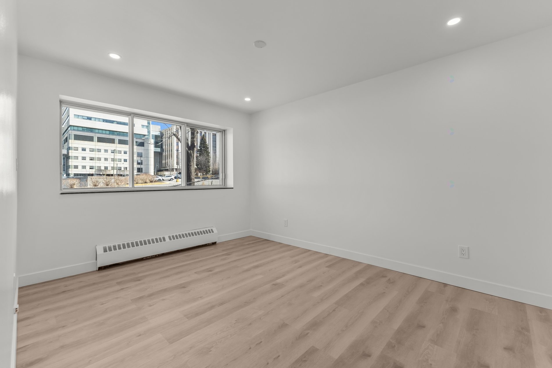 









4200


Av. Bourret

, 111,
Montréal (Côte-des-Neiges/Notre-Dame-de-Grâce),




QC
H3S1X2

