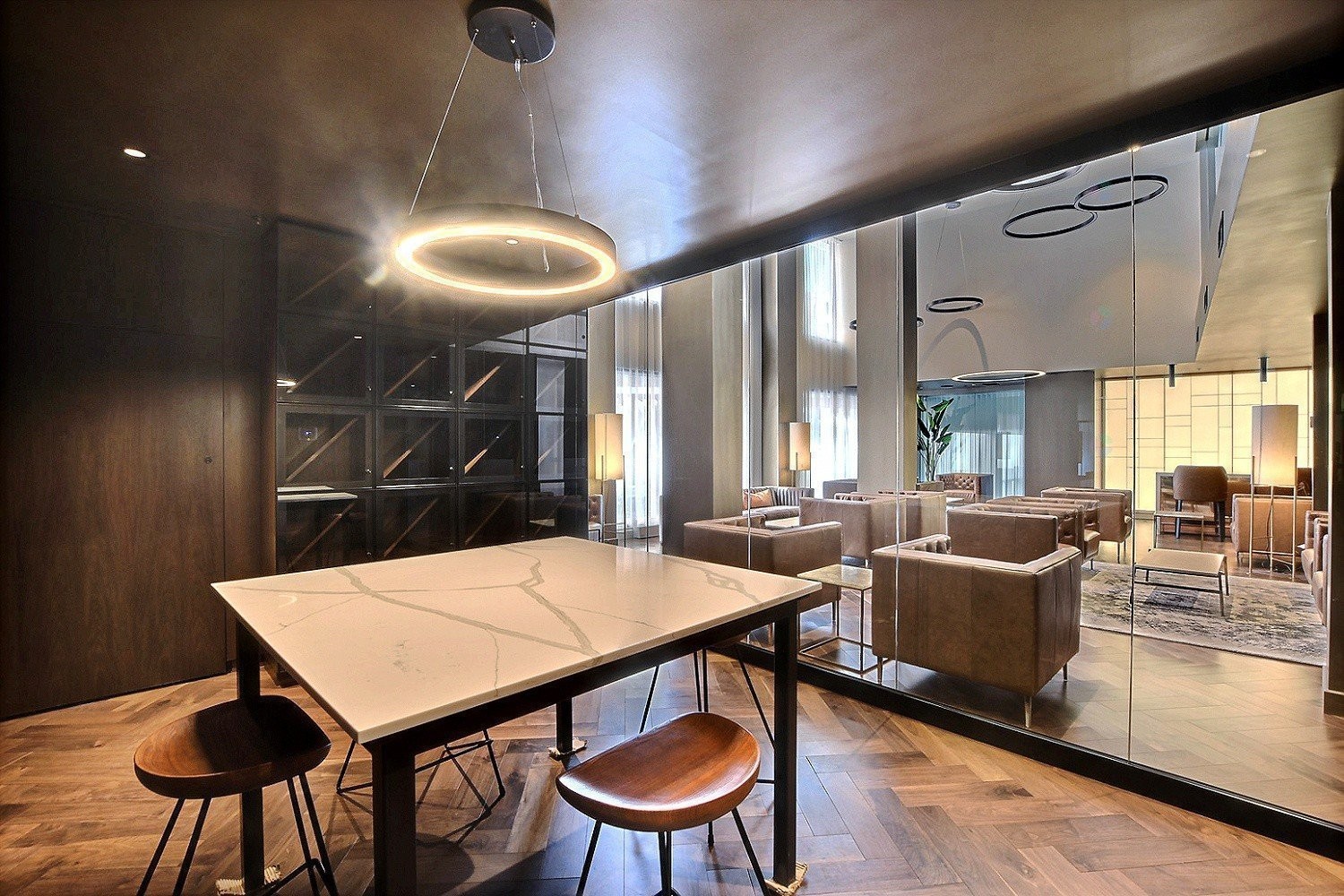 









1188


Rue St-Antoine O.

, 1911,
Montréal (Ville-Marie),




QC
H3C1B4

