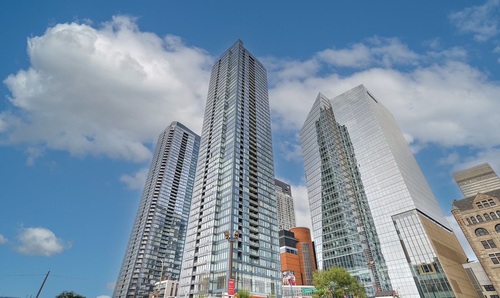 









1188


Rue St-Antoine O.

, 1911,
Montréal (Ville-Marie),




QC
H3C1B4

