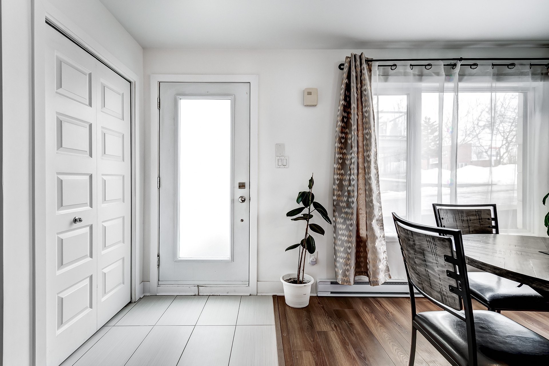 









46A


4e Avenue S.

, 1,
Montréal (Pierrefonds-Roxboro),




QC
H8Y2M2

