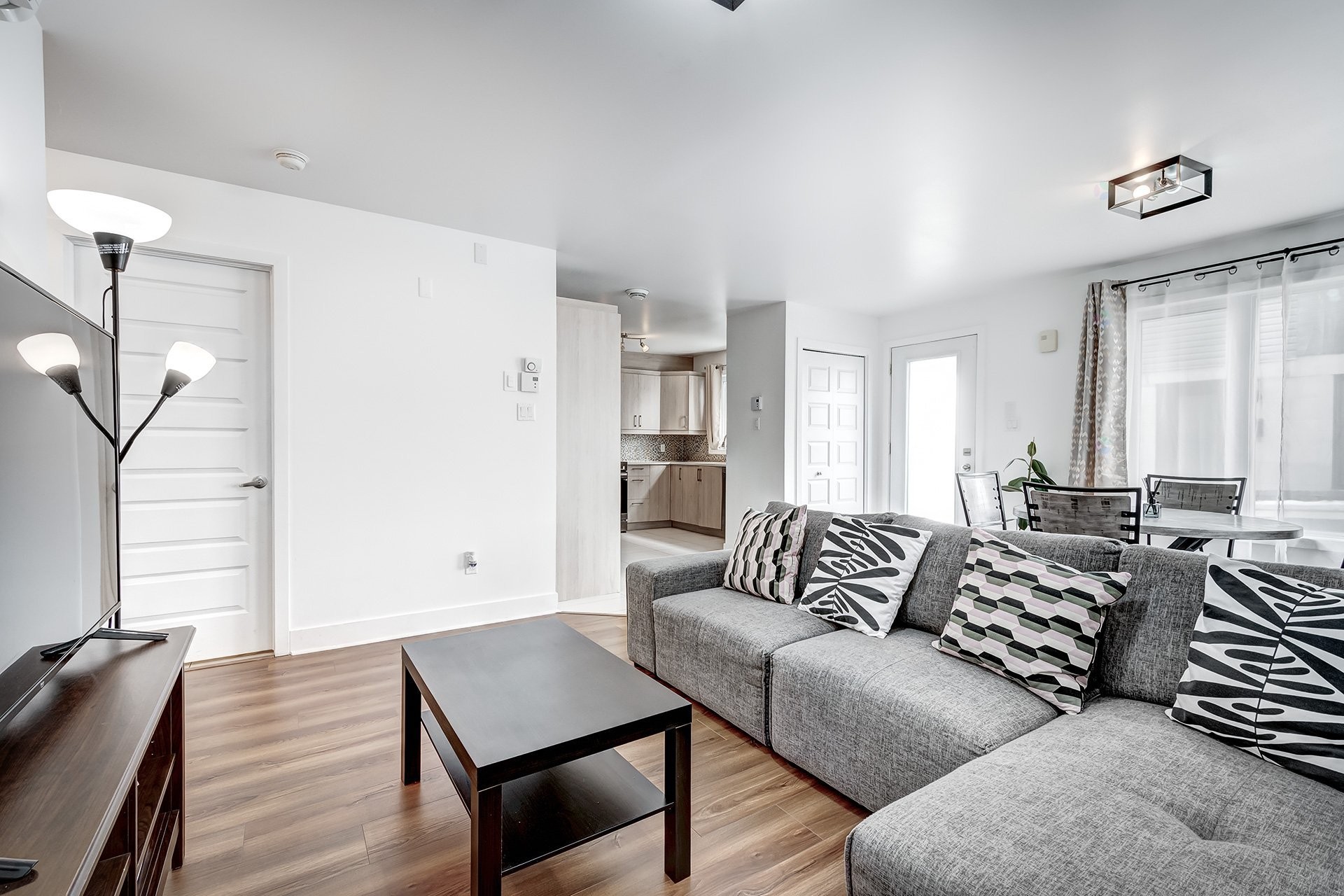 









46A


4e Avenue S.

, 1,
Montréal (Pierrefonds-Roxboro),




QC
H8Y2M2

