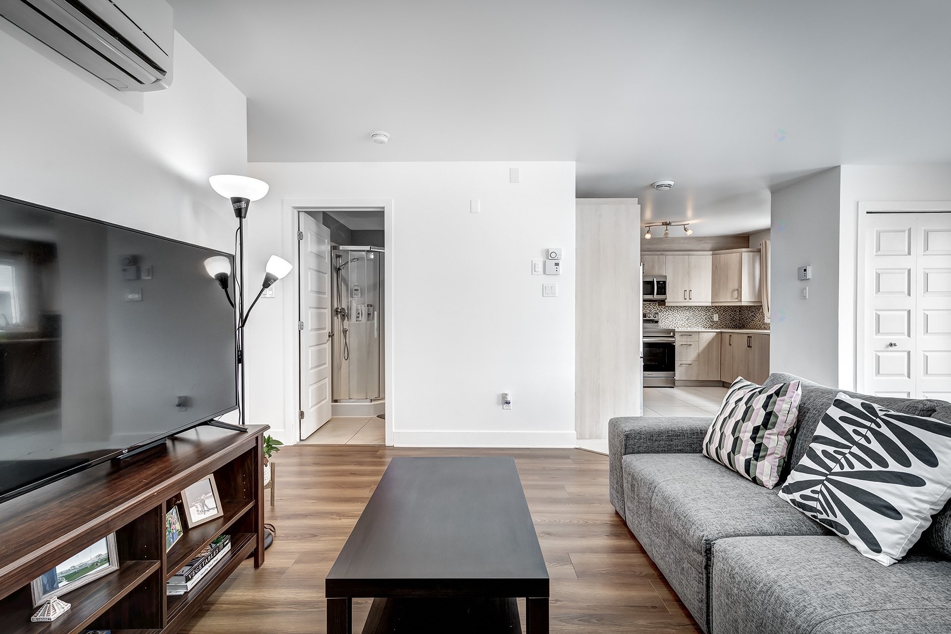 









46A


4e Avenue S.

, 1,
Montréal (Pierrefonds-Roxboro),




QC
H8Y2M2

