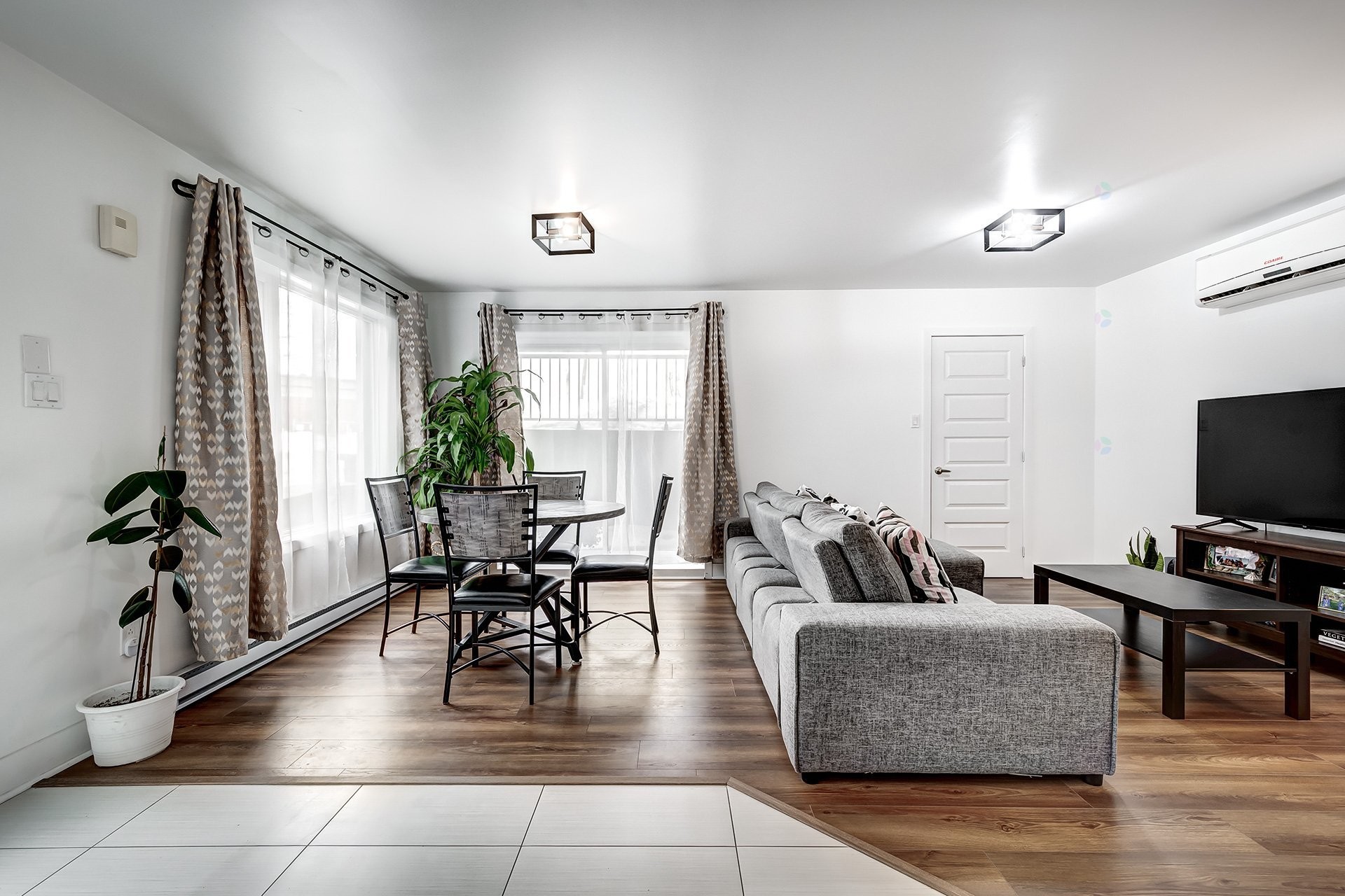 









46A


4e Avenue S.

, 1,
Montréal (Pierrefonds-Roxboro),




QC
H8Y2M2

