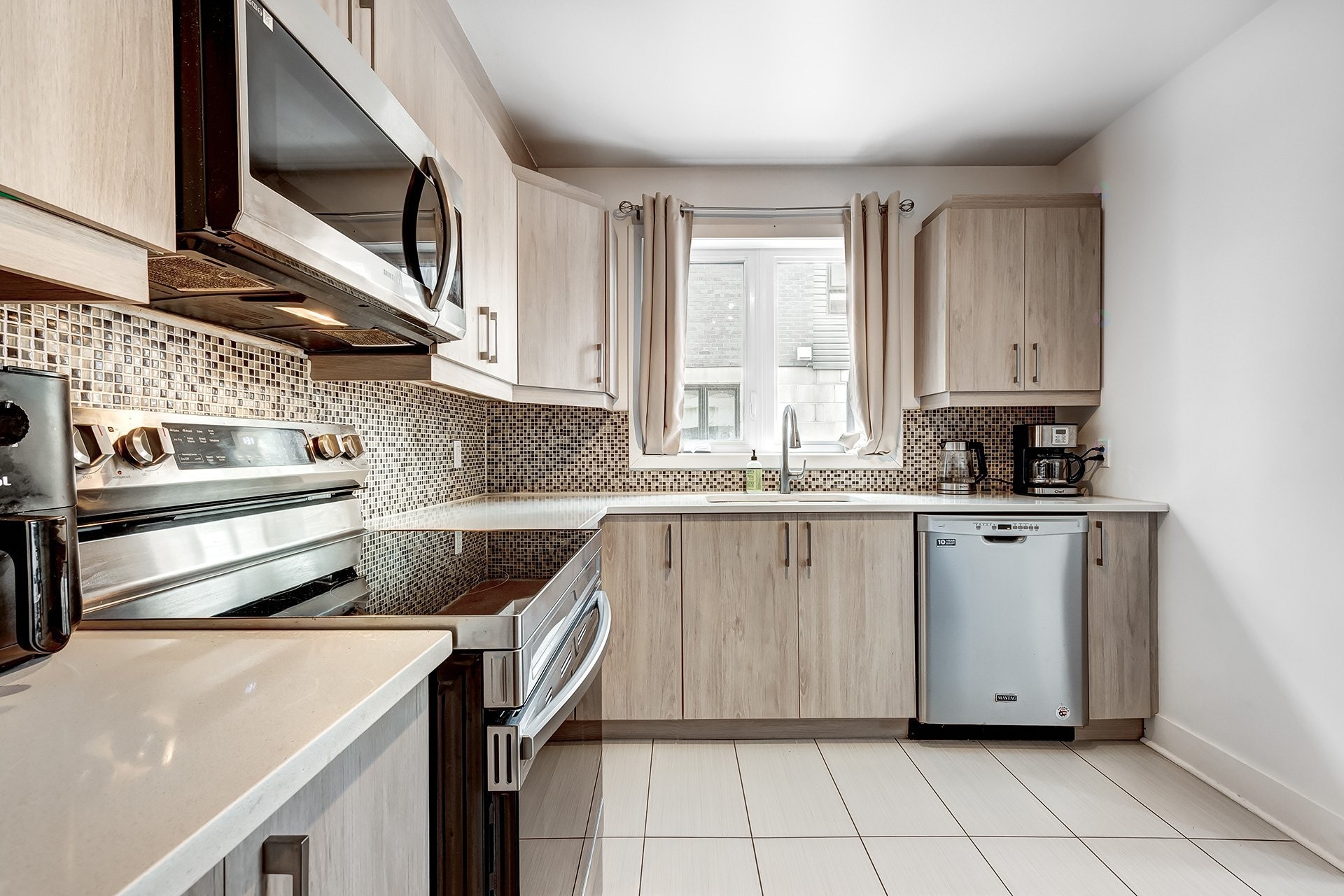 









46A


4e Avenue S.

, 1,
Montréal (Pierrefonds-Roxboro),




QC
H8Y2M2

