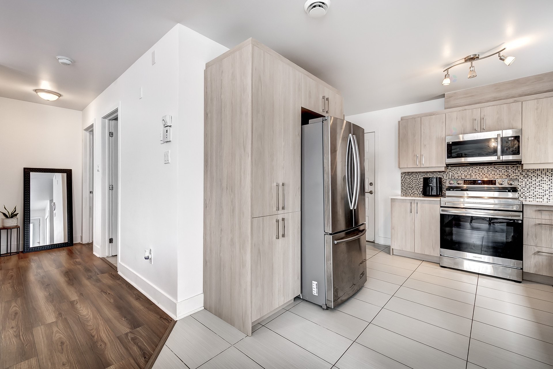 









46A


4e Avenue S.

, 1,
Montréal (Pierrefonds-Roxboro),




QC
H8Y2M2

