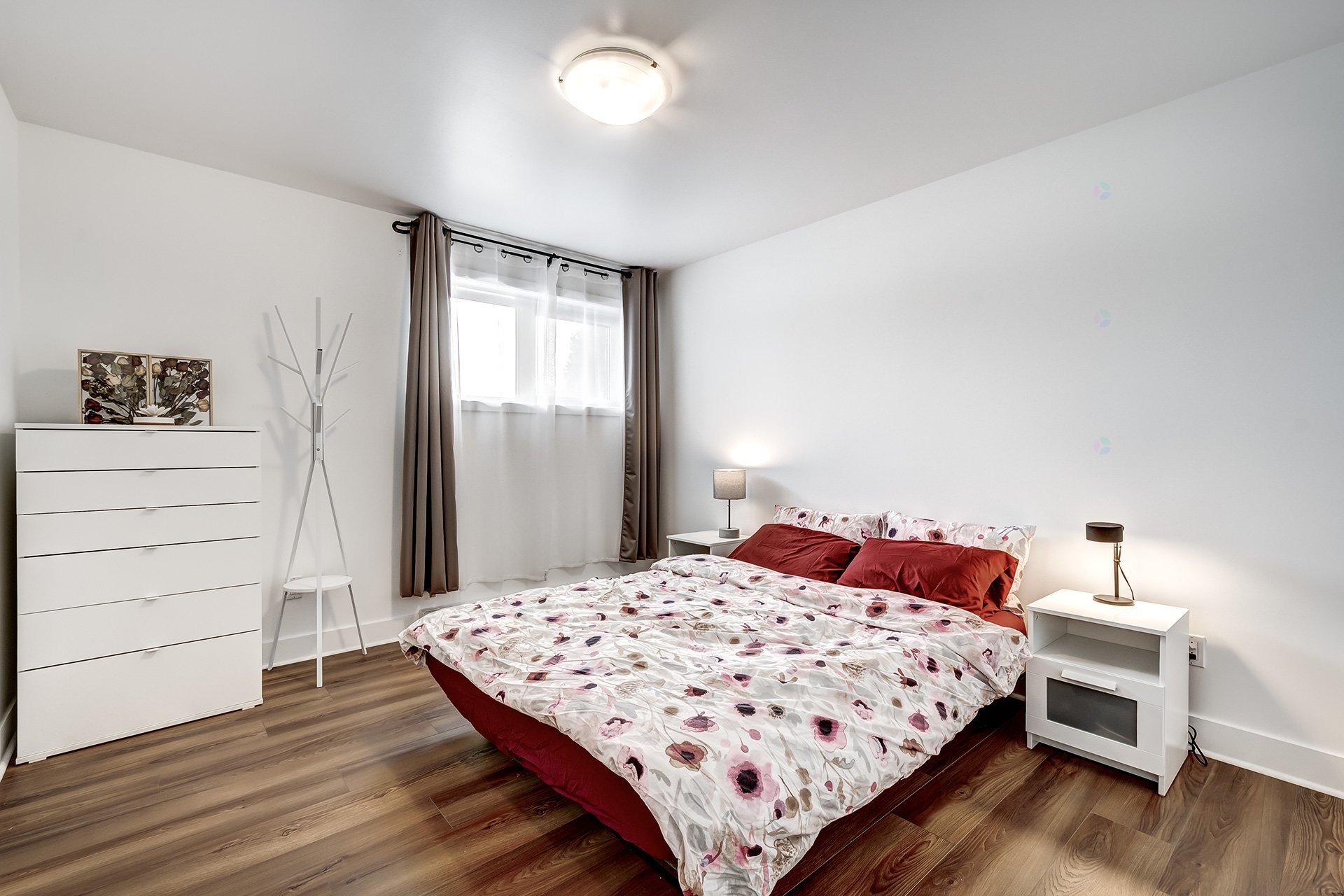 









46A


4e Avenue S.

, 1,
Montréal (Pierrefonds-Roxboro),




QC
H8Y2M2

