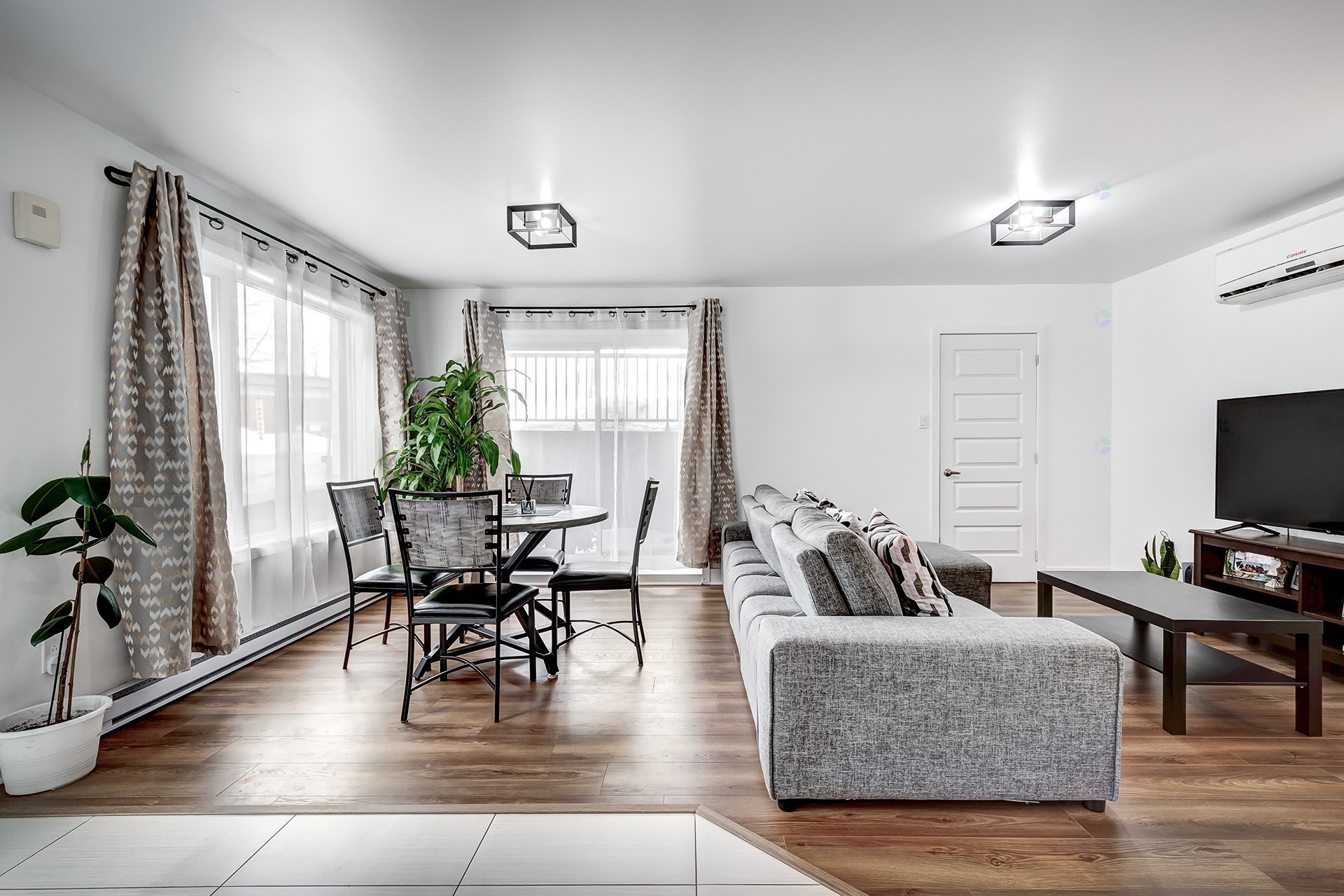 









46A


4e Avenue S.

, 1,
Montréal (Pierrefonds-Roxboro),




QC
H8Y2M2

