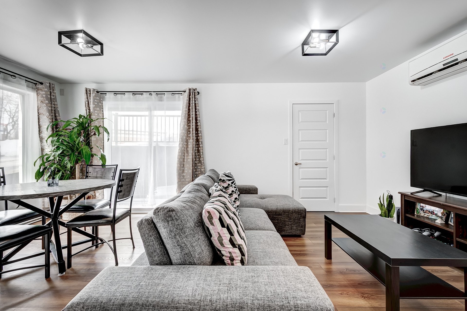 









46A


4e Avenue S.

, 1,
Montréal (Pierrefonds-Roxboro),




QC
H8Y2M2

