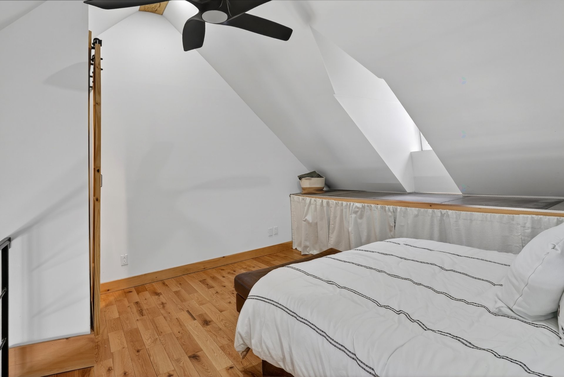 









275


Ch. des Faîtières

, 310,
Piedmont,




QC
J0R1K0

