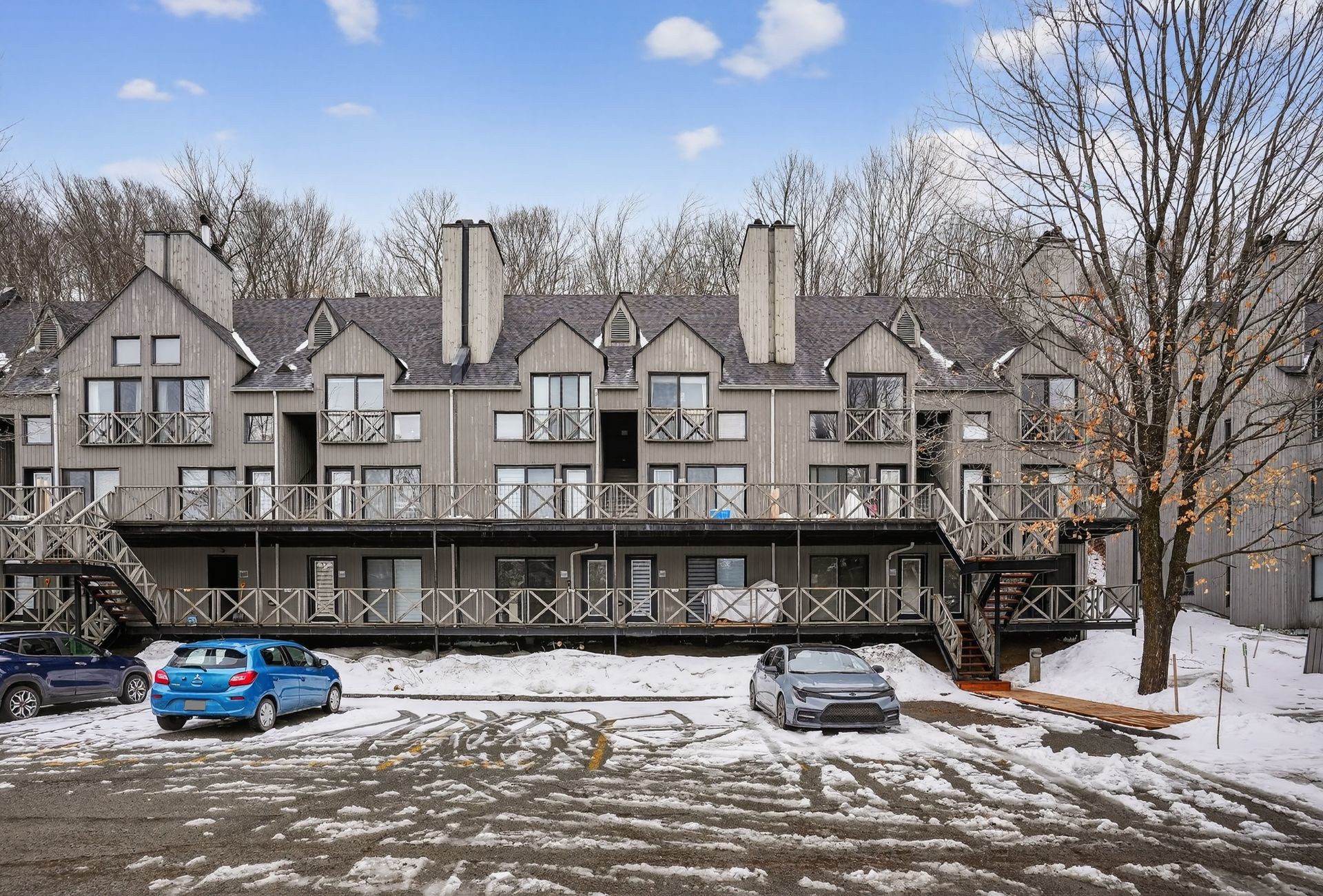 









275


Ch. des Faîtières

, 310,
Piedmont,




QC
J0R1K0

