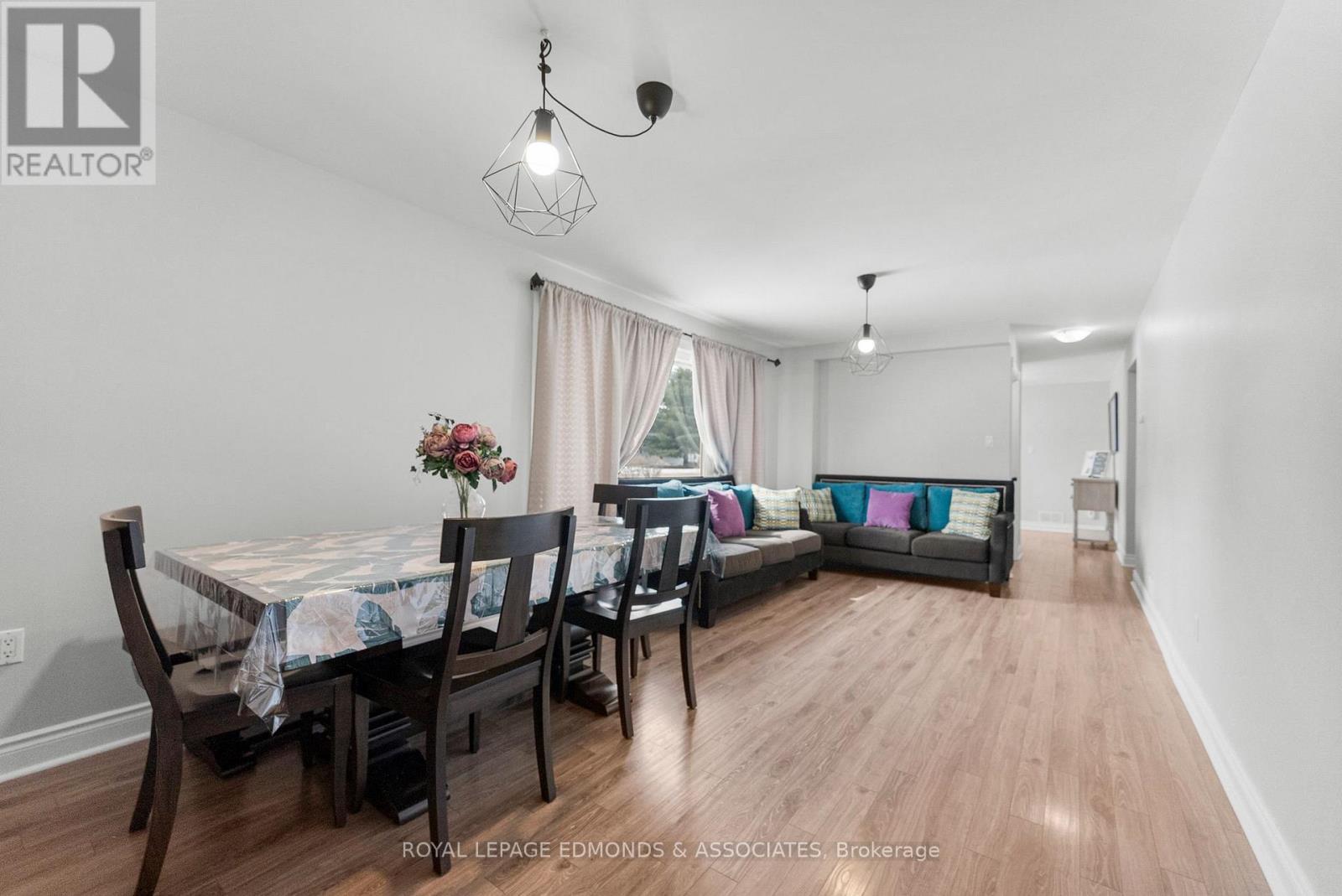 












31 SILKE DRIVE

,
Petawawa,




Ontario
K8H2L3


