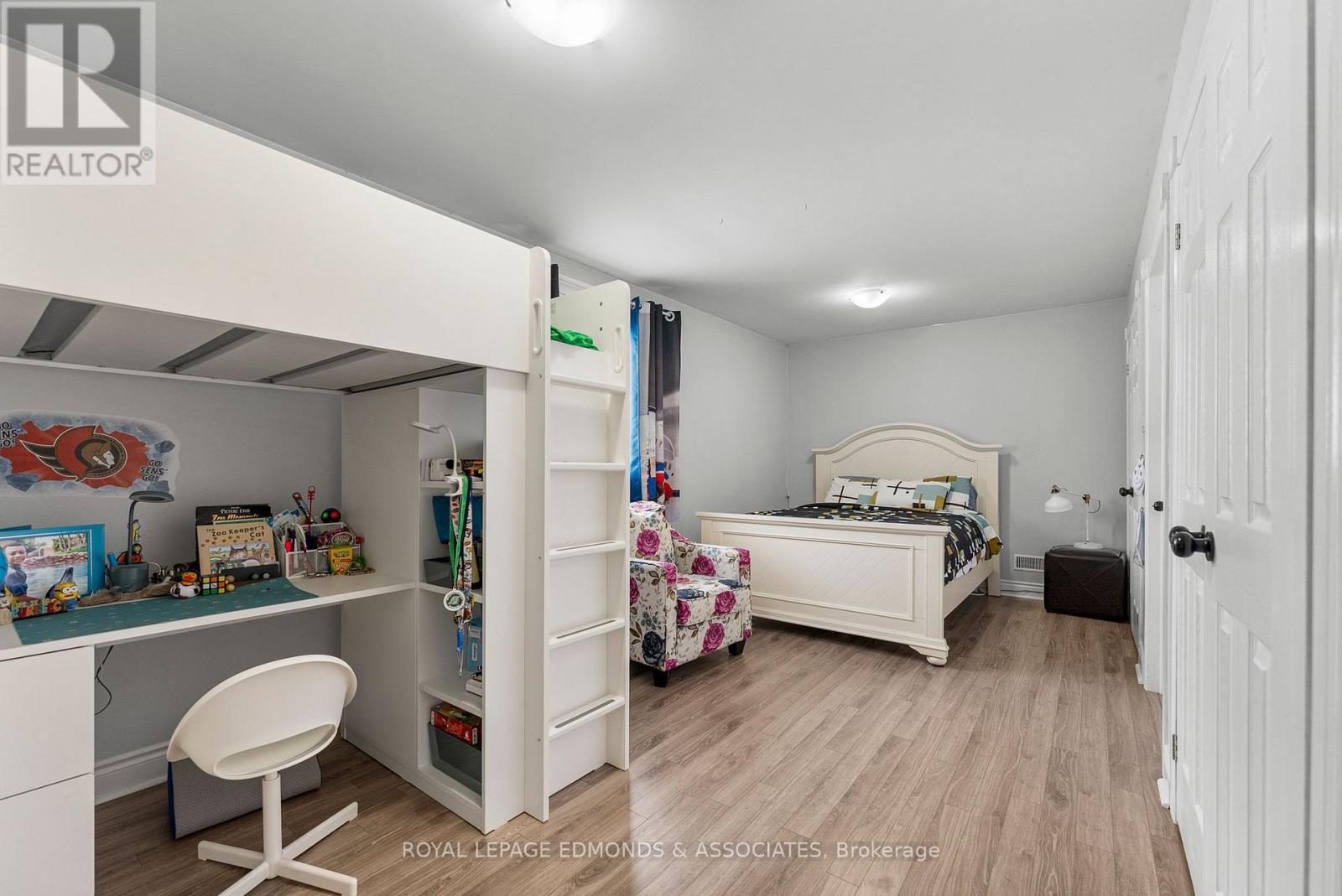 












31 SILKE DRIVE

,
Petawawa,




Ontario
K8H2L3

