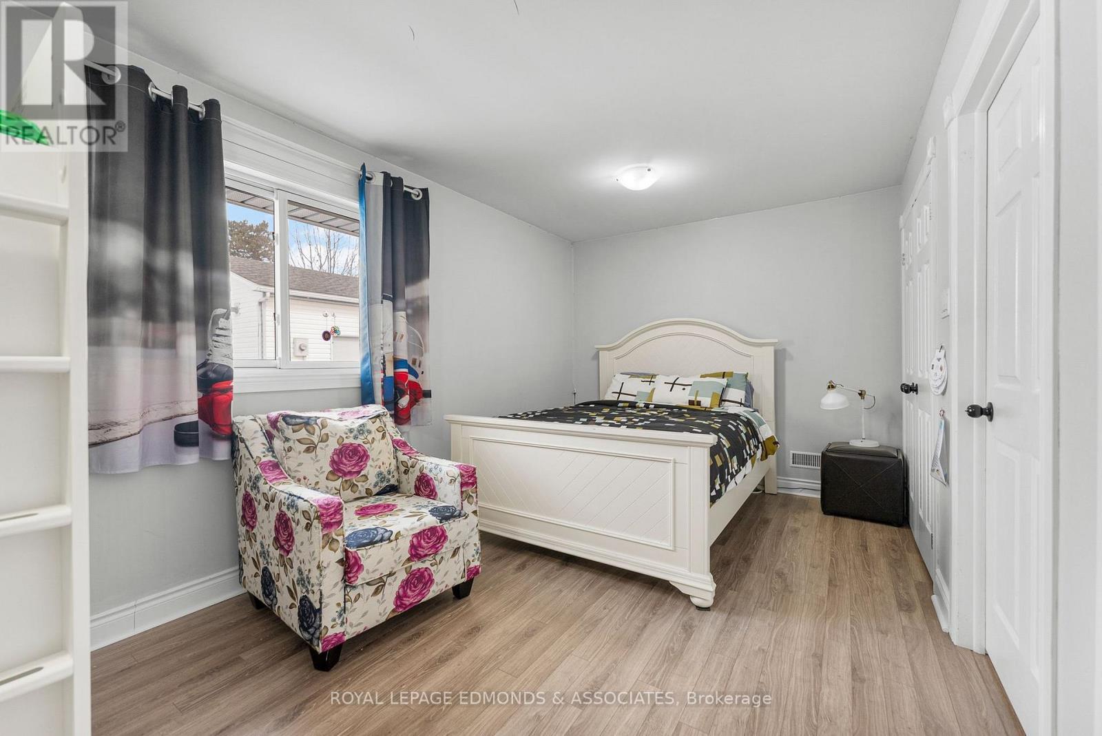












31 SILKE DRIVE

,
Petawawa,




Ontario
K8H2L3

