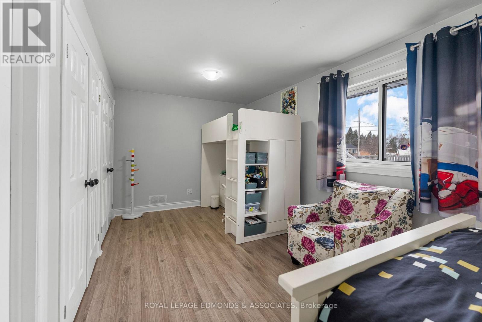 












31 SILKE DRIVE

,
Petawawa,




Ontario
K8H2L3

