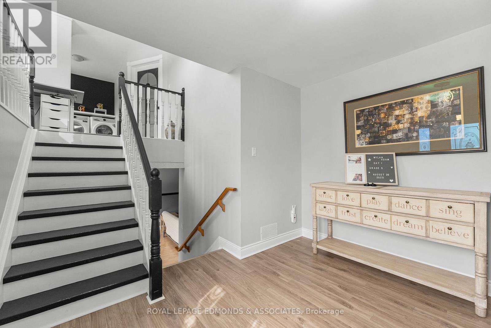 












31 SILKE DRIVE

,
Petawawa,




Ontario
K8H2L3

